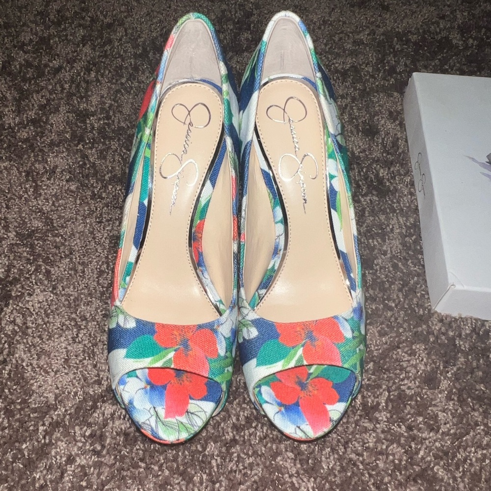 Jessica Simpson Bethani Floral wedge heels